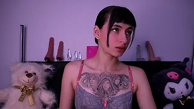 Alynn Bri  online show from March 13, 7:30 pm
