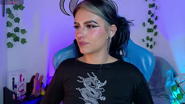 blue kitten online show from September 18, 6:05 am