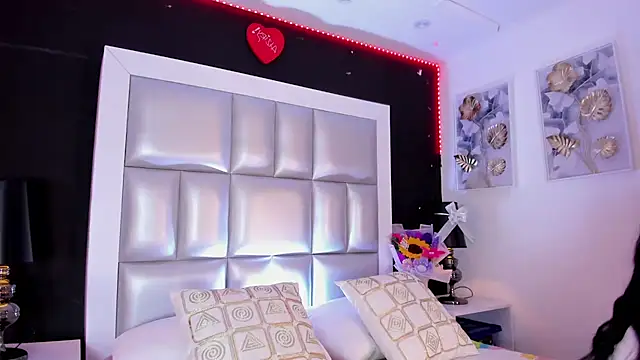 Snapshot of athziry_g chatting on February 21, 3:36 pm athziry g online show from February 21, 3:36 pm