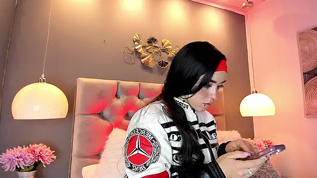 Snapshot of athziry_g chatting on November 14, 2:04 am athziry g online show from November 14, 2:04 am