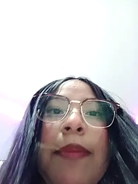 Anne Mia online show from December 19, 9:33 am