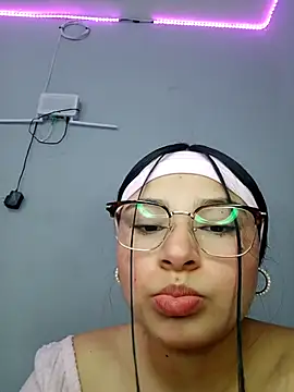 Anne Mia online show from November 9, 9:35 am