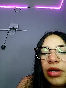 Anne Mia online show from November 10, 9:36 am