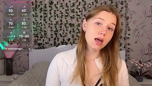 Snapshot of _influensii_ chatting on October 3, 4:47 am influensii online show from October 3, 4:47 am