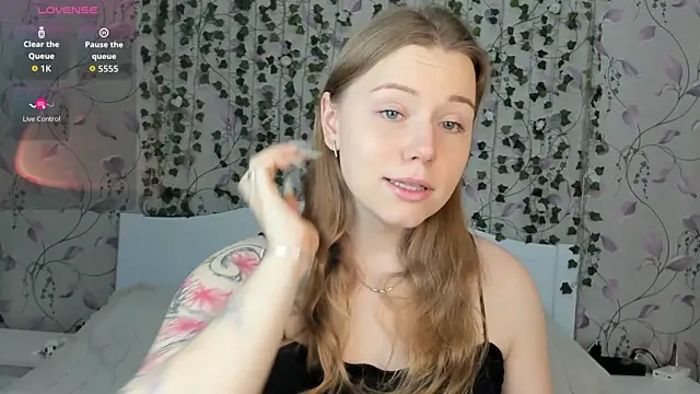  influensii  online show from November 18, 5:00 am