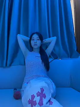 Snapshot of shishi0688 chatting on May 19, 7:43 pm shishi0688 online show from May 19, 7:43 pm