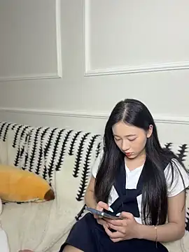 Snapshot of shishi0688 chatting on May 27, 2:46 pm shishi0688 online show from May 27, 2:46 pm