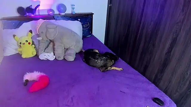 Flora Minx online show from November 15, 12:25 am