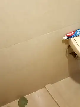 Snapshot of destroassbig2 chatting on February 18, 11:23 pm destroassbig2 online show from February 18, 11:23 pm