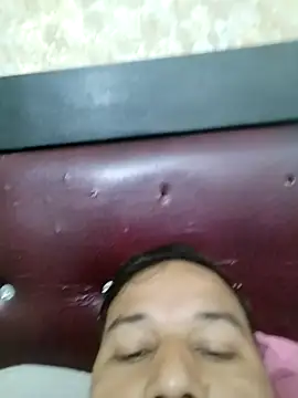 Snapshot of sumit_19 chatting on March 3, 8:54 am sumit 19 online show from March 3, 8:54 am