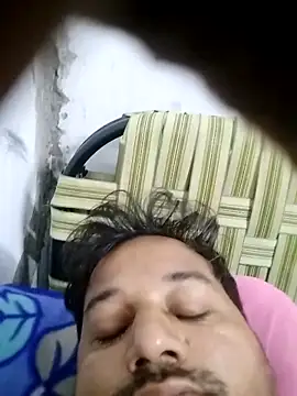 Snapshot of sumit_19 chatting on December 18, 10:57 pm sumit 19 online show from December 18, 10:57 pm