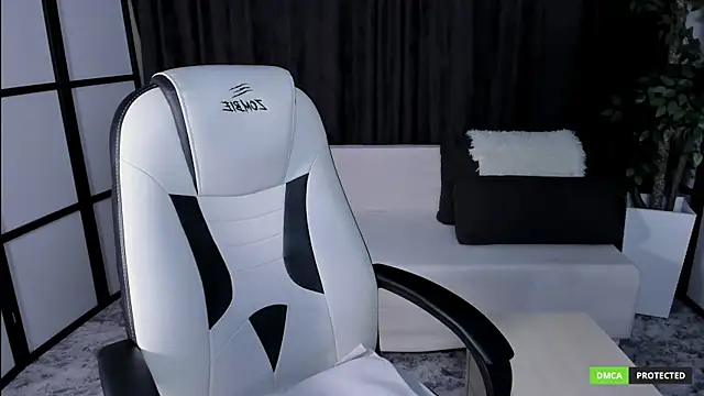 LikaFoxie online show from December 3, 3:18 am