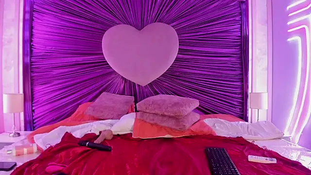 EllyMiller online show from December 16, 3:22 am