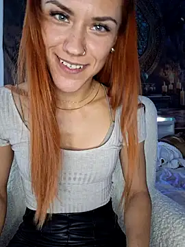 Snapshot of SlimBellaa chatting on October 23, 10:36 am SlimBellaa online show from October 23, 10:36 am