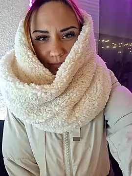 SlimBellaa online show from December 20, 10:23 pm