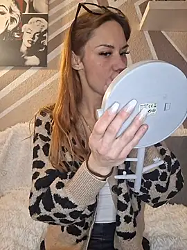 SlimBellaa online show from January 8, 3:29 pm