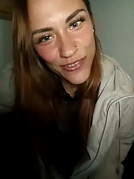 Snapshot of SlimBellaa chatting on September 16, 8:32 pm SlimBellaa online show from September 16, 8:32 pm