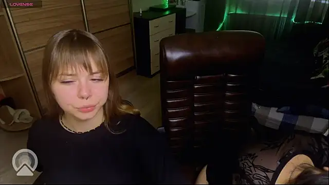 Snapshot of xxx_sandra_ chatting on October 10, 1:01 pm xxx sandra online show from October 10, 1:01 pm