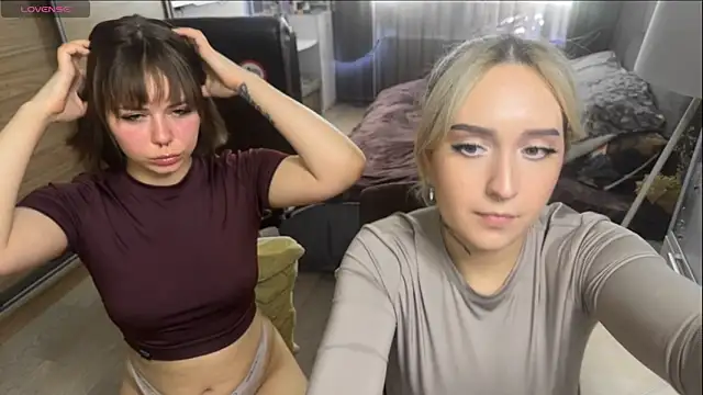 Snapshot of xxx_sandra_ chatting on June 17, 1:32 pm xxx sandra online show from June 17, 1:32 pm