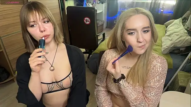 Snapshot of xxx_sandra_ chatting on May 7, 1:25 pm xxx sandra online show from May 7, 1:25 pm