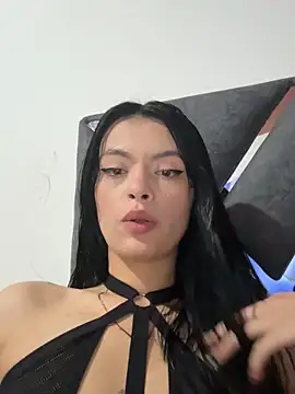 Snapshot of LiaCollings chatting on November 14, 11:25 am LiaCollings online show from November 14, 11:25 am