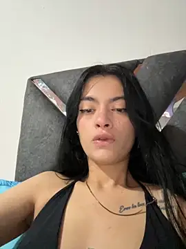 Snapshot of LiaCollings chatting on October 17, 11:12 am LiaCollings online show from October 17, 11:12 am