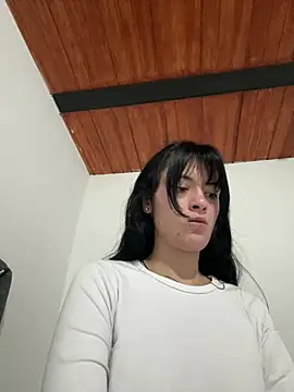 LiaCollings online show from May 4, 12:19 pm