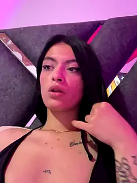 Snapshot of LiaCollings chatting on November 21, 11:42 am LiaCollings online show from November 21, 11:42 am