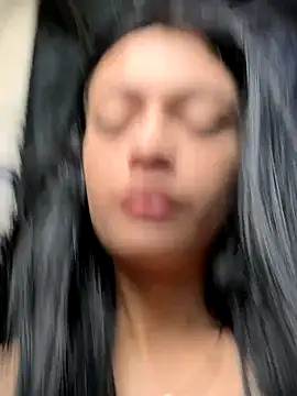 Snapshot of LiaCollings chatting on October 27, 11:33 am LiaCollings online show from October 27, 11:33 am