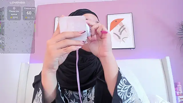  Saandy online show from April 8, 11:33 am