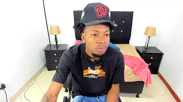 Snapshot of maikol_monstercock chatting on September 30, 3:56 am maikol monstercock online show from September 30, 3:56 am