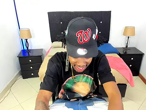 Snapshot of maikol_monstercock chatting on October 3, 4:14 am maikol monstercock online show from October 3, 4:14 am