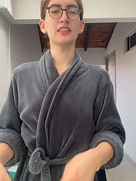 rousseblossom online show from April 26, 1:41 pm