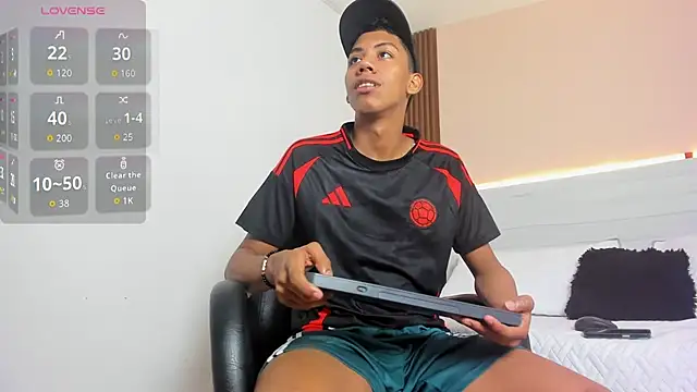 Brunette  boy online show from September 10, 11:48 pm