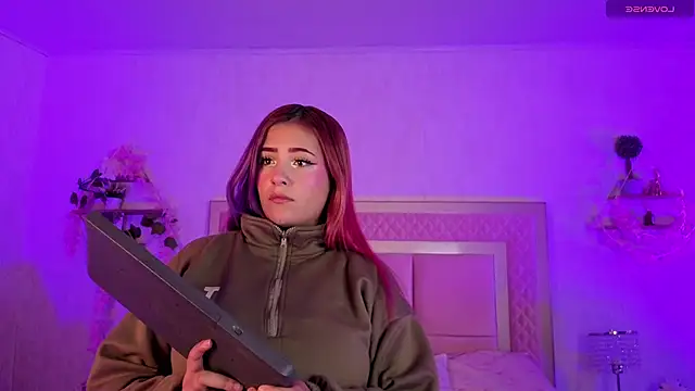 AlanaOdison online show from October 20, 5:20 am