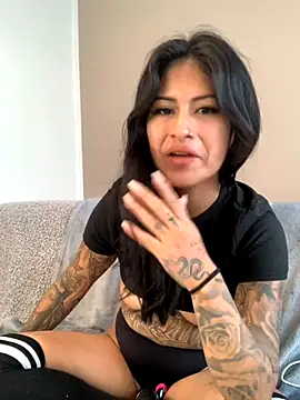 Snapshot of mrskarmaa chatting on November 12, 9:13 am mrskarmaa online show from November 12, 9:13 am