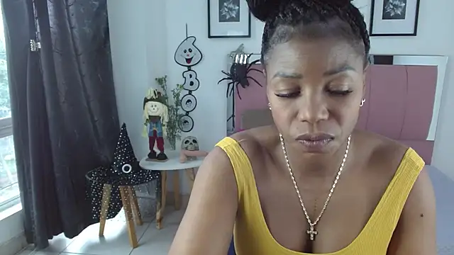 Lele F w online show from October 8, 6:52 pm