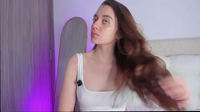 Snapshot of MissLana77 chatting on June 24, 1:37 am MissLana77 online show from June 24, 1:37 am