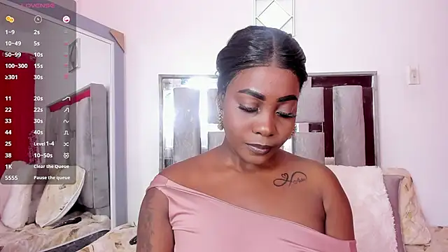 Emilly roaa online show from February 2, 8:30 pm