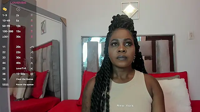 Emilly roaa online show from March 3, 6:26 pm