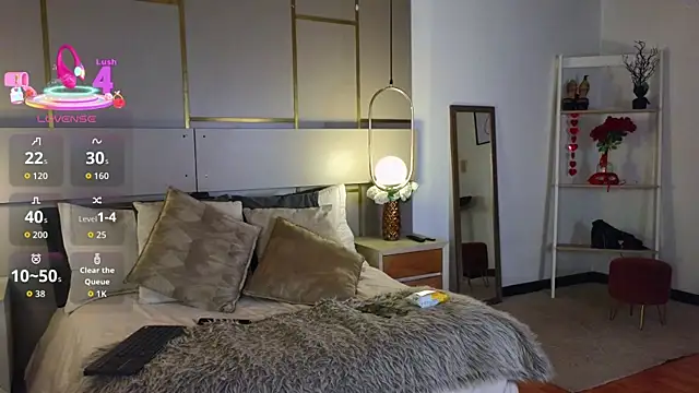 Lina Montclair online show from March 30, 8:32 pm