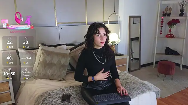 Lina Montclair online show from April 1, 7:00 pm