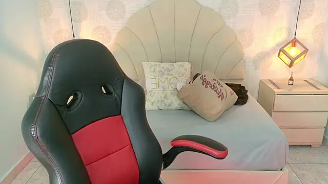 AIXATRISTA1 online show from October 28, 7:57 pm