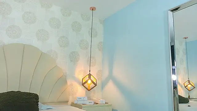 AIXATRISTA1 online show from February 6, 7:32 pm