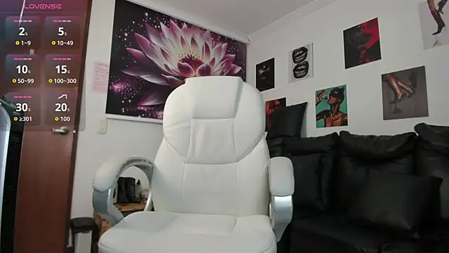 lycoris 19 online show from October 13, 9:05 pm