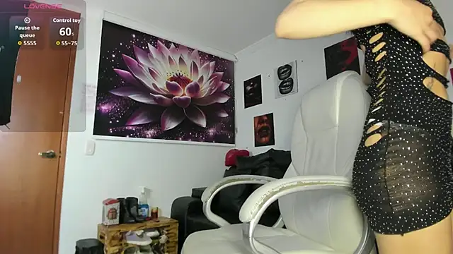 lycoris 19 online show from November 22, 9:13 pm