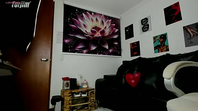 lycoris 19 online show from October 24, 8:52 pm