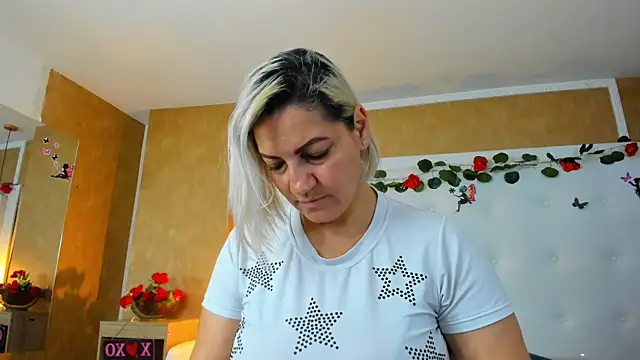 Heidy milf online show from February 27, 8:08 pm