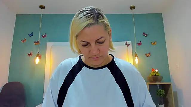 Snapshot of Heidy_milf chatting on October 8, 7:58 pm Heidy milf online show from October 8, 7:58 pm