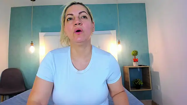 Heidy milf online show from January 17, 8:23 pm